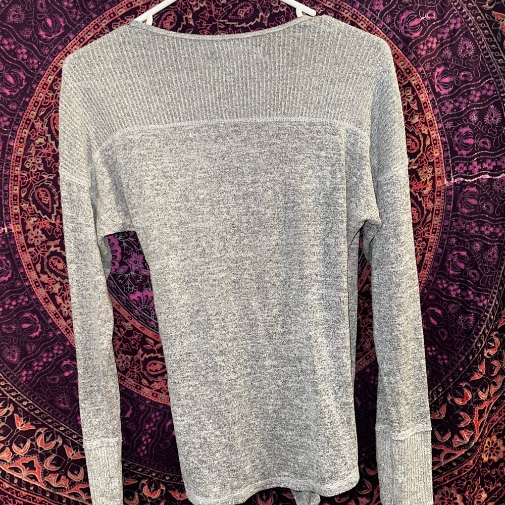 Abercrombie & Fitch Heather Gray Tie-Front Cardigan - Picture 3 of 4